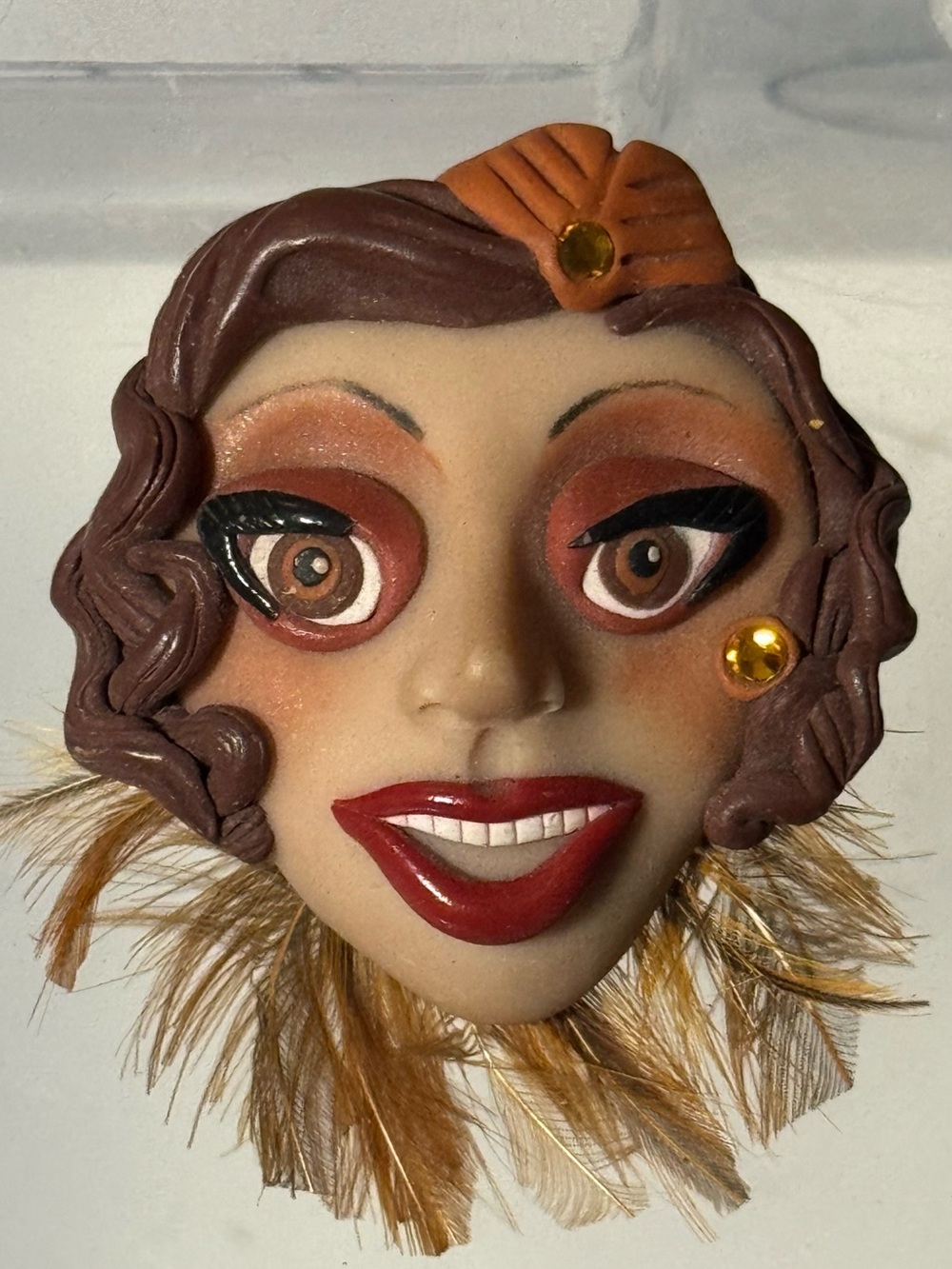 Vintage-Inspired Women’s Brooch in Brown and Red